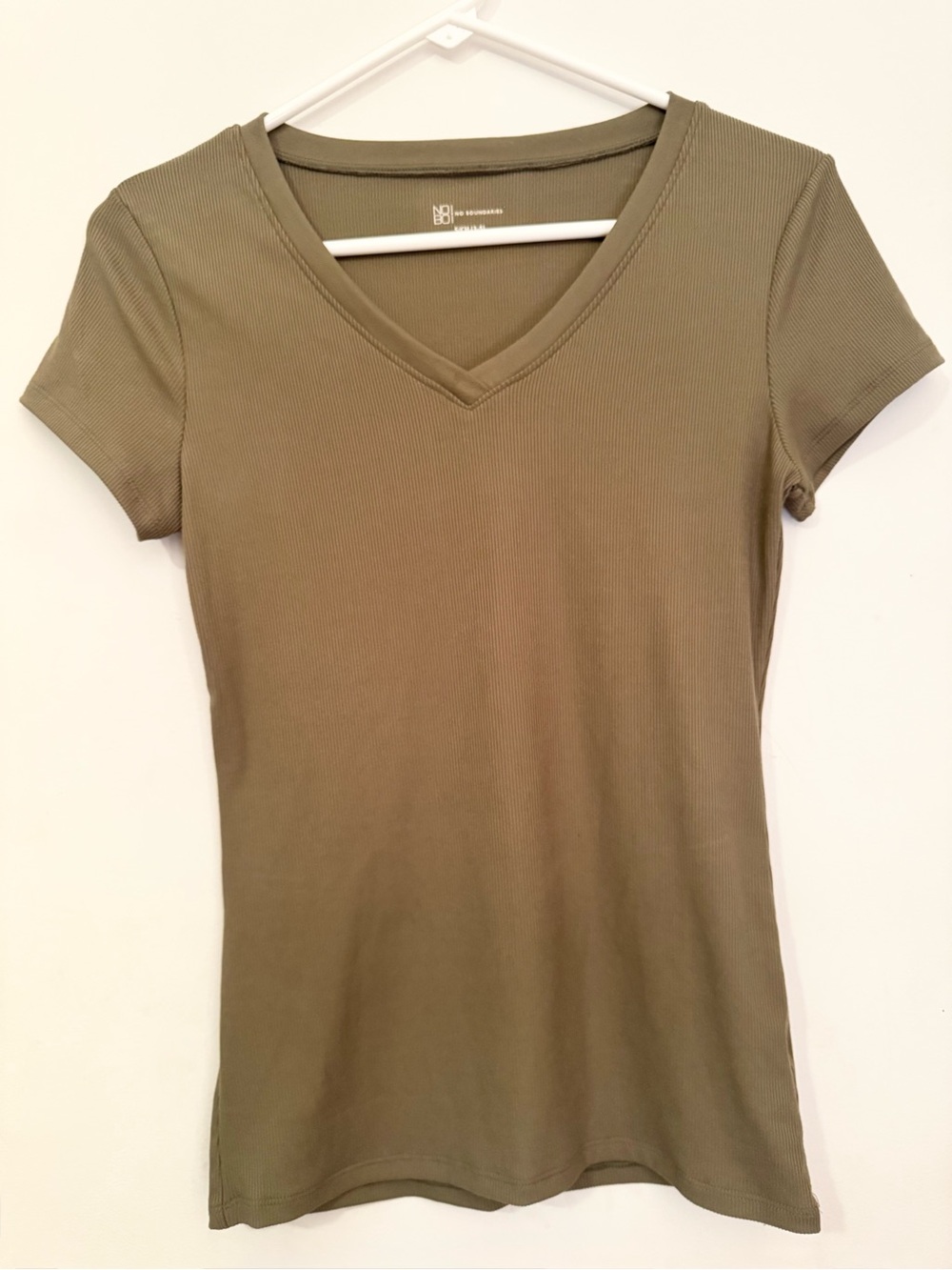 No Boundaries Juniors Ribbed V-Neck Short Sleeve Shirt
